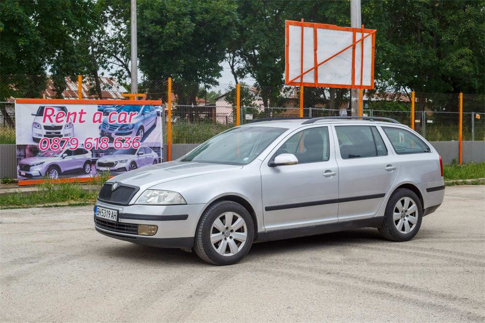 Škoda Octavia Combi под наем във Видин — сребриста
